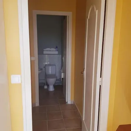 Apartment Centre 2 Bedrooms *