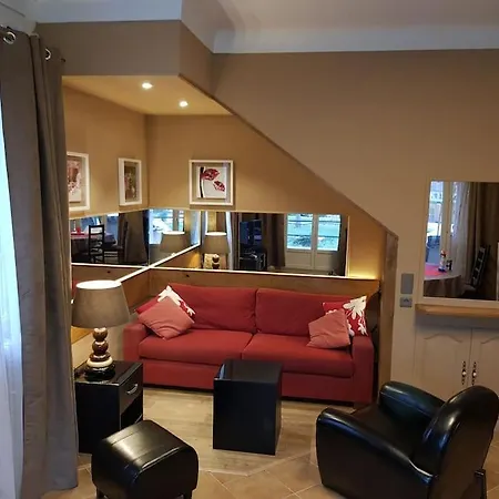Apartment Centre 2 Bedrooms *