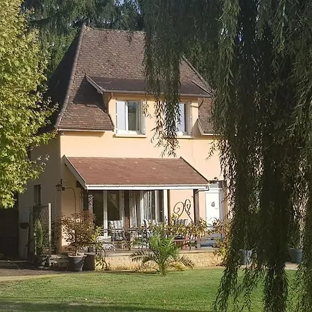 Centre 2 Bedrooms Apartment *